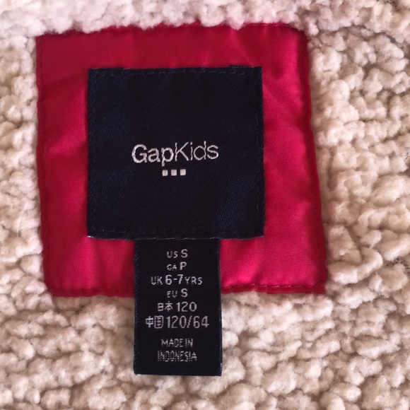 Girls gap kid vest, size 6-7 years - Picture 3 of 4